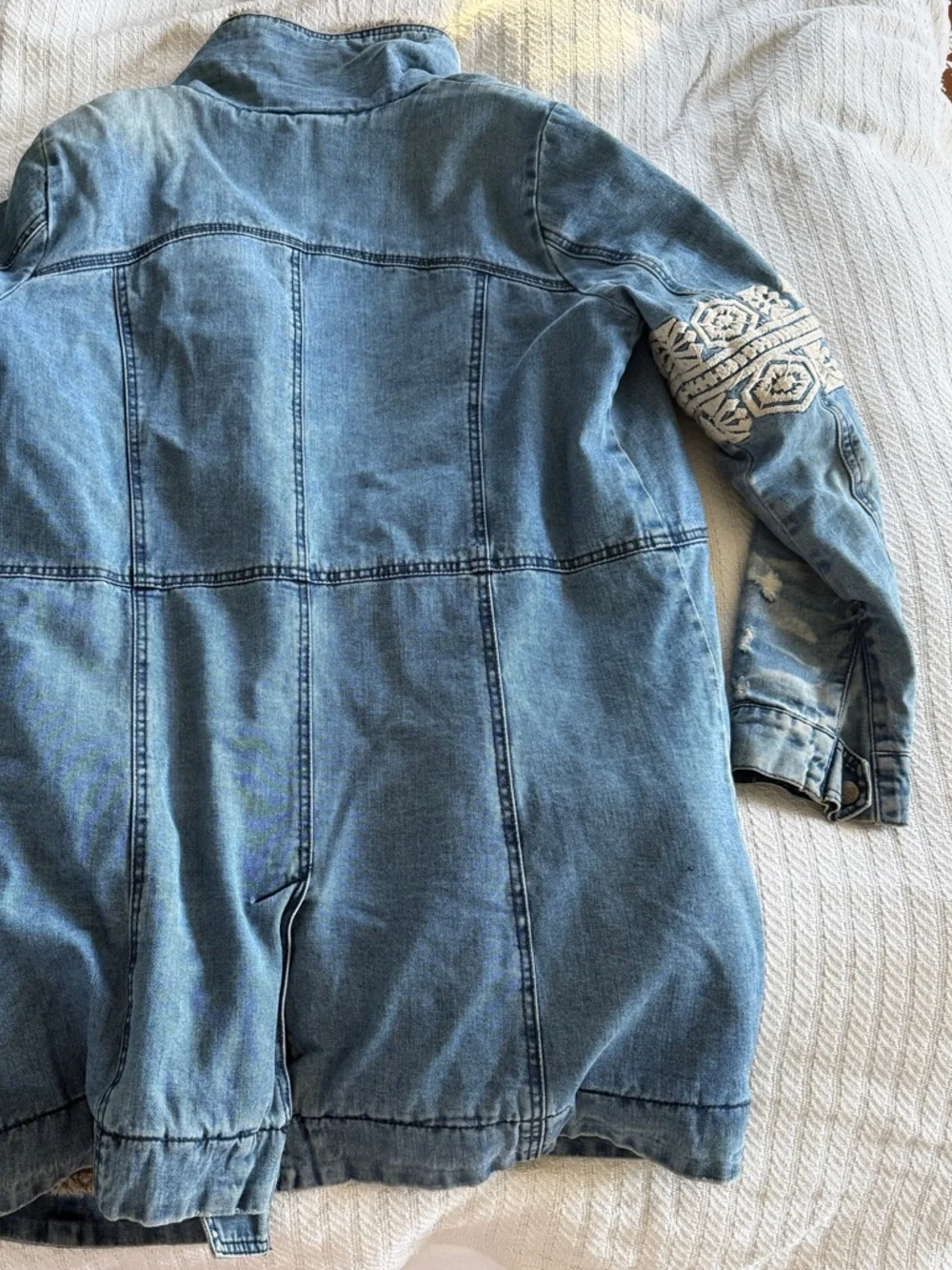 Free People Blue Denim Sherpa-Trim Embroidered Sleeve Jacket RARE - Picture 3 of 6